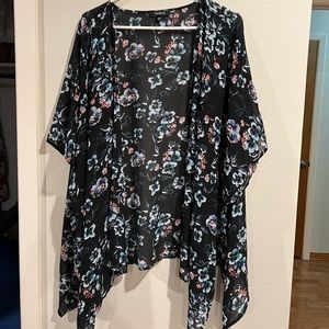 Torrid floral sheer shawl.  Size 2/3.